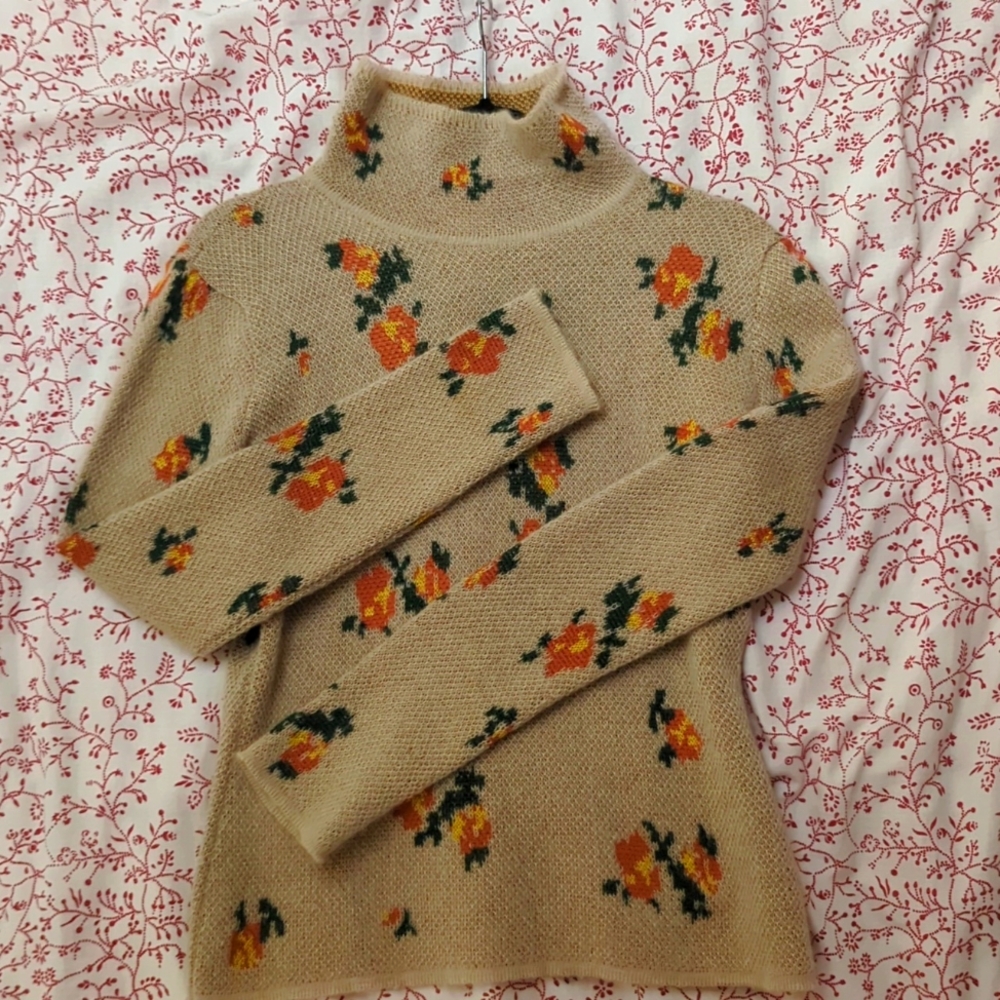 Naya Rea Sweater